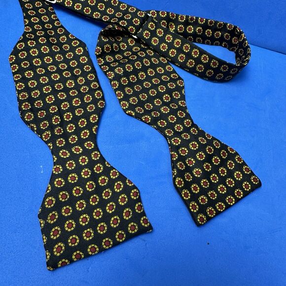 Vintage London Beau Silk Bow Tie Black Red Yellow Geometric Medallion Made USA - Picture 6 of 13